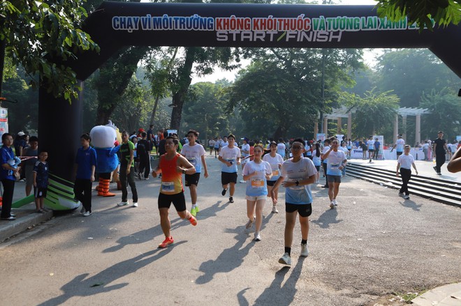 Niềm vui trên đường chạy "Phụ nữ chạy vì môi trường không khói thuốc và tương lai xanh" 2026- Ảnh 3.
