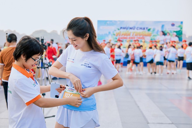 Hoa khôi Vũ Hương Giang lan tỏa thông điệp "nói không với thuốc lá"- Ảnh 4.