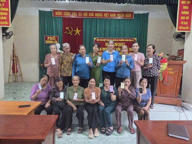 Con, cháu đang là… mật khẩu của người cao tuổi- Ảnh 3.