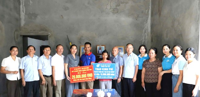 Phường Cảnh Thụy, Bắc Ninh: Trao hỗ trợ cho hội viên phụ nữ có hoàn cảnh khó khăn hoàn thiện nhà ở - Ảnh 1.