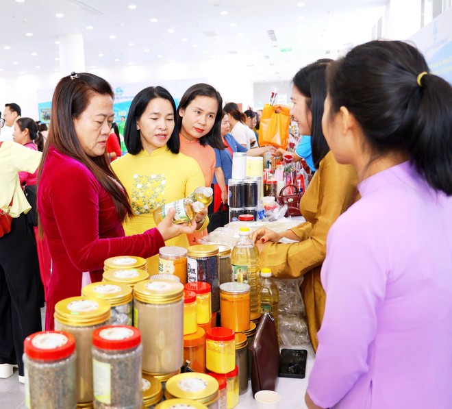 Tạo đà cho phụ nữ Quảng Ngãi chinh phục Cuộc thi Khởi nghiệp năm 2027- Ảnh 2.