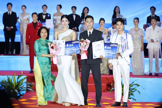 Nữ sinh Học viện Phụ nữ Việt Nam đăng quang Hoa khôi Sinh viên thanh lịch 2026 - Ảnh 10.