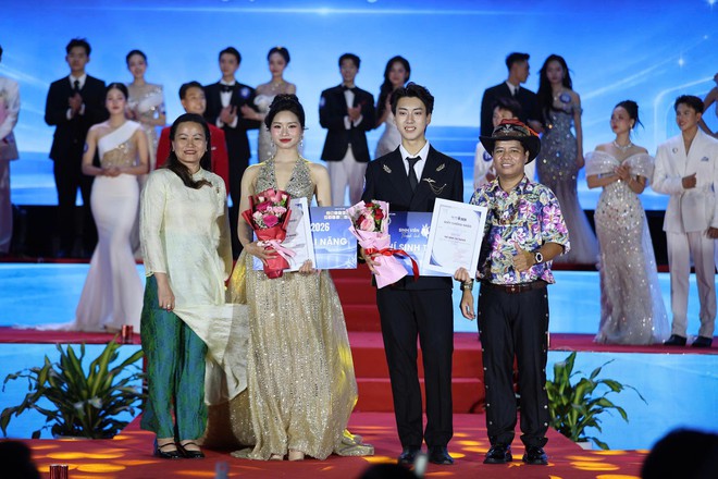 Nữ sinh Học viện Phụ nữ Việt Nam đăng quang Hoa khôi Sinh viên thanh lịch 2026 - Ảnh 9.