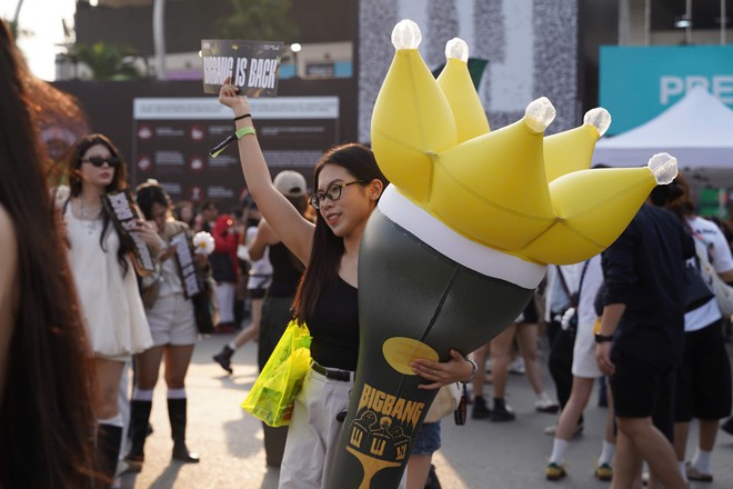 Fan BigBang biến sân Mỹ Đình thành sàn diễn thời trang trước giờ concert- Ảnh 10.