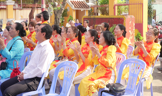 Chủ tịch Hội Liên hiệp Phụ nữ TPHCM dự Ngày hội Đại đoàn kết tại Khu phố 13 phường Bình Thạnh - Ảnh 4.