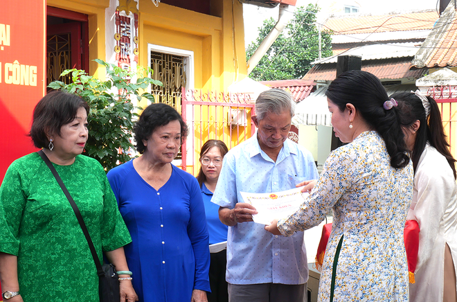 Chủ tịch Hội Liên hiệp Phụ nữ TPHCM dự Ngày hội Đại đoàn kết tại Khu phố 13 phường Bình Thạnh - Ảnh 6.