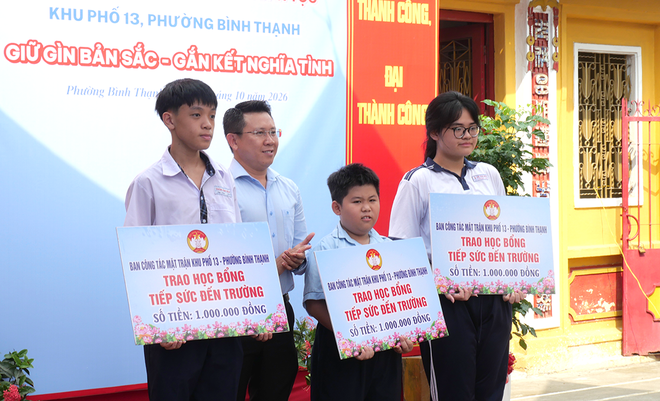 Chủ tịch Hội Liên hiệp Phụ nữ TPHCM dự Ngày hội Đại đoàn kết tại Khu phố 13 phường Bình Thạnh - Ảnh 8.