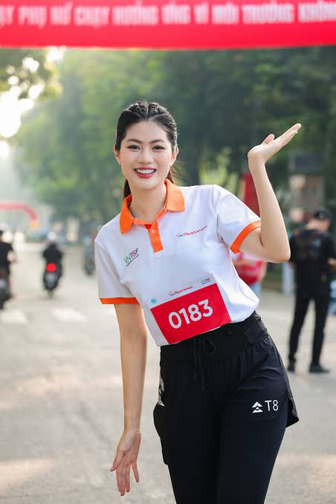 Hoa khôi Vũ Hương Giang: Chạy bộ là "liệu pháp vàng" sau sinh - Ảnh 2.