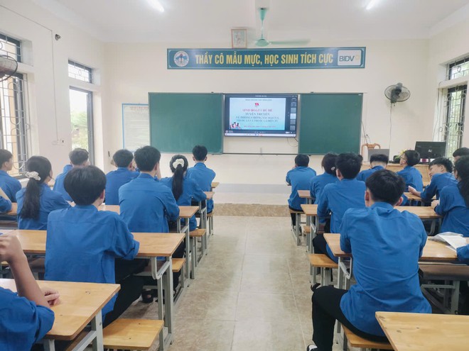 Trường THPT Hồng Lĩnh tuyên truyền phòng, chống tác hại của thuốc lá và thuốc lá điện tử- Ảnh 1.