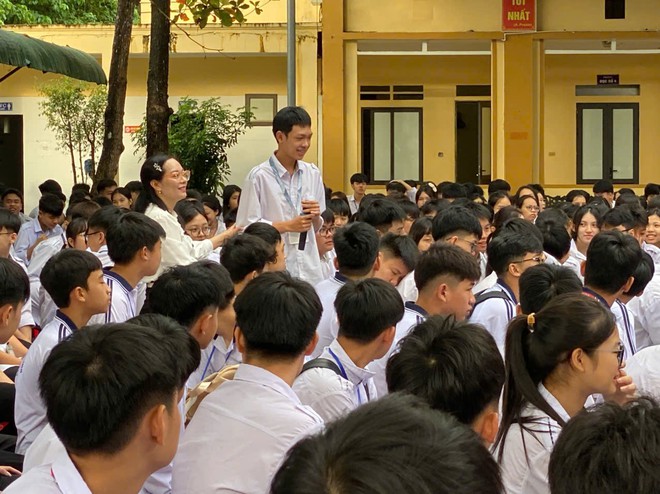 Trường THPT Hồng Lĩnh tuyên truyền phòng, chống tác hại của thuốc lá và thuốc lá điện tử- Ảnh 4.