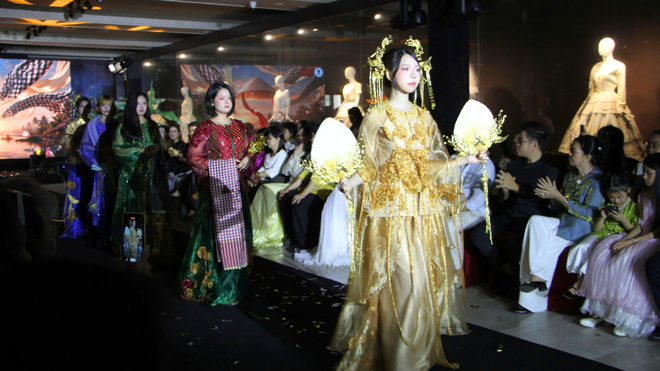 Chiêm ngưỡng "Chiếc áo bà ba - Đượm tình phương Nam” tại Bảo tàng Phụ nữ Nam Bộ- Ảnh 3.