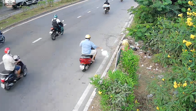 TPHCM tăng cường "phạt nguội" hành vi xả rác bừa bãi- Ảnh 3.