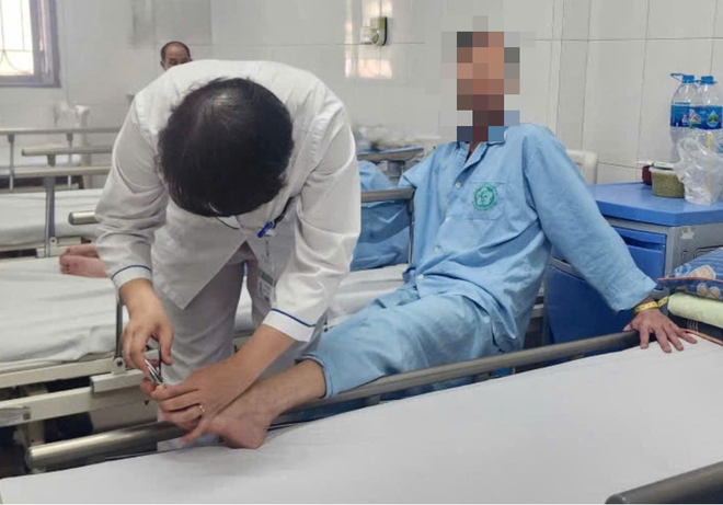 Ngày Điều dưỡng Thế giới 12/5: Những “liều thuốc” giúp người bệnh tìm lại niềm tin - Ảnh 3.