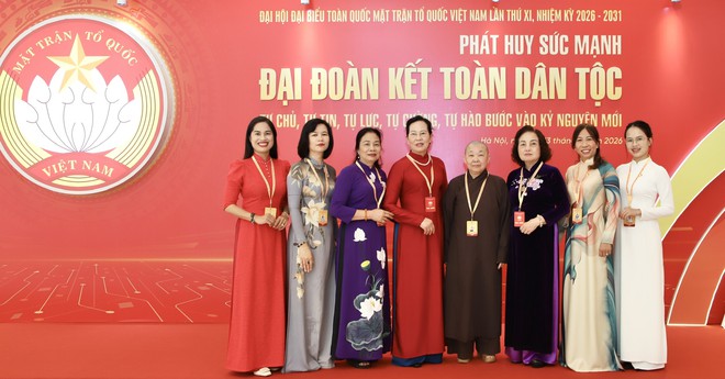 Nữ sinh viên dân tộc Tày Nữ sinh viên dân tộc Tày