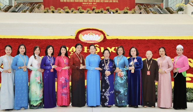 Nữ sinh viên dân tộc Tày Nữ sinh viên dân tộc Tày