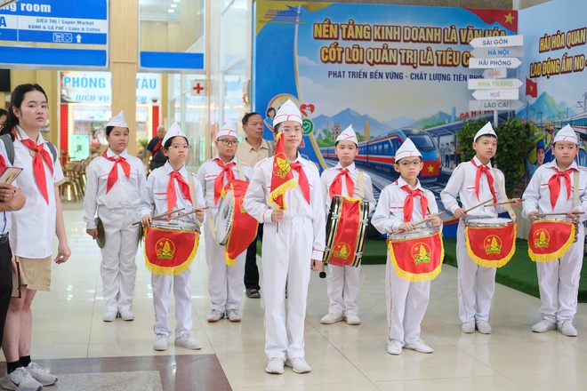 Chuyến tàu đặc biệt kỷ niệm 85 năm ngày thành lập Đội TNTP Hồ Chí Minh- Ảnh 1. Chuyến tàu đặc biệt kỷ niệm 85 năm ngày thành lập Đội TNTP Hồ Chí Minh- Ảnh 1.