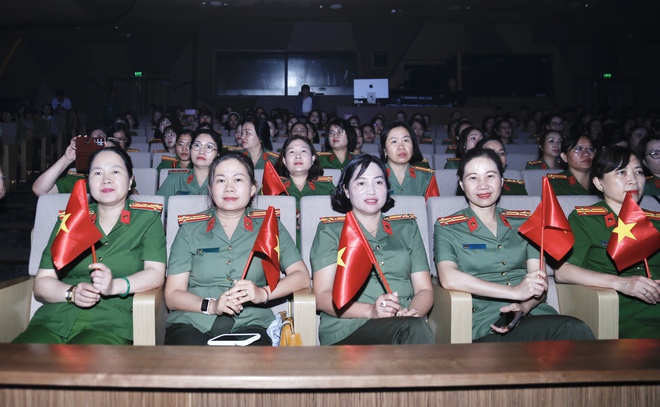 Trao 25 Giải thưởng "Phụ nữ Công an tiêu biểu" và biểu dương 68 "Nữ Công an cơ sở xuất sắc"- Ảnh 6.