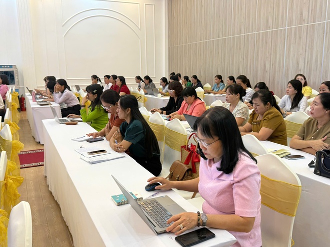Nâng cao năng lực hỗ trợ phụ nữ khởi nghiệp và quản lý nguồn vốn ủy thác cho cán bộ phụ nữ khu vực miền Nam- Ảnh 4. Nâng cao năng lực hỗ trợ phụ nữ khởi nghiệp và quản lý nguồn vốn ủy thác cho cán bộ phụ nữ khu vực miền Nam- Ảnh 4.