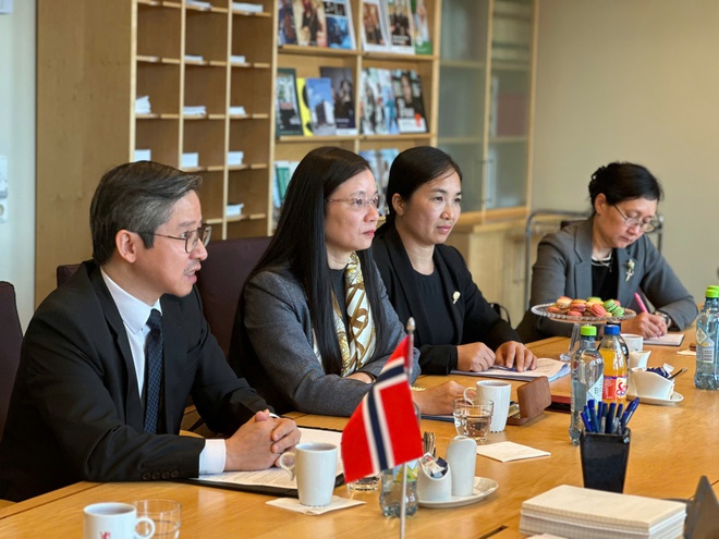 Đoàn công tác TƯ Hội LHPN Việt Nam trao đổi kinh nghiệm thúc đẩy bình đẳng giới tại Na Uy- Ảnh 2. Đoàn công tác TƯ Hội LHPN Việt Nam trao đổi kinh nghiệm thúc đẩy bình đẳng giới tại Na Uy- Ảnh 2.