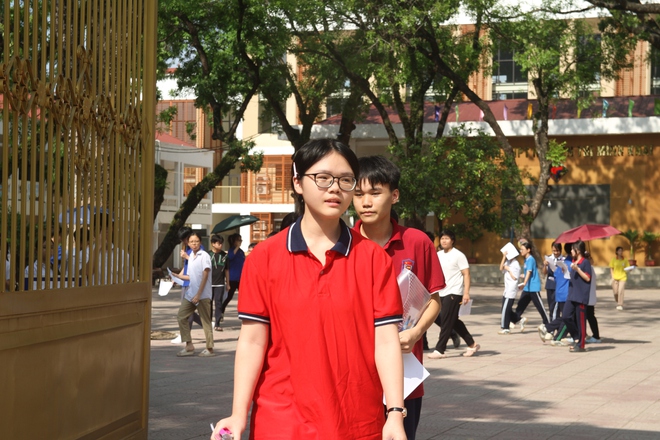 Thi vào lớp 10 ở Hà Nội: Nhiều thí sinh tự tin có thể đạt điểm giỏi môn tiếng Anh- Ảnh 1.