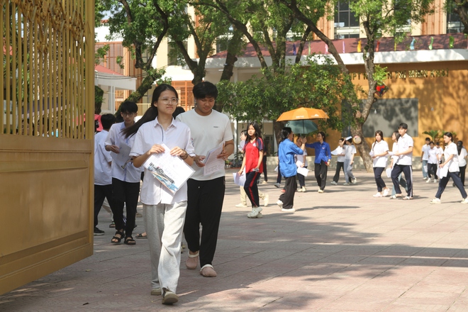 Thi vào lớp 10 ở Hà Nội: Nhiều thí sinh tự tin có thể đạt điểm giỏi môn tiếng Anh- Ảnh 3.