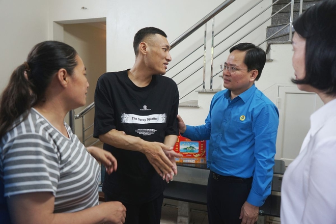 Dấu ấn Công đoàn Việt Nam 2023 - 2026: Nữ công nhân, viên chức, lao động khẳng định vai trò trong thời kỳ mới- Ảnh 1. Dấu ấn Công đoàn Việt Nam 2023 - 2026: Nữ công nhân, viên chức, lao động khẳng định vai trò trong thời kỳ mới- Ảnh 1.