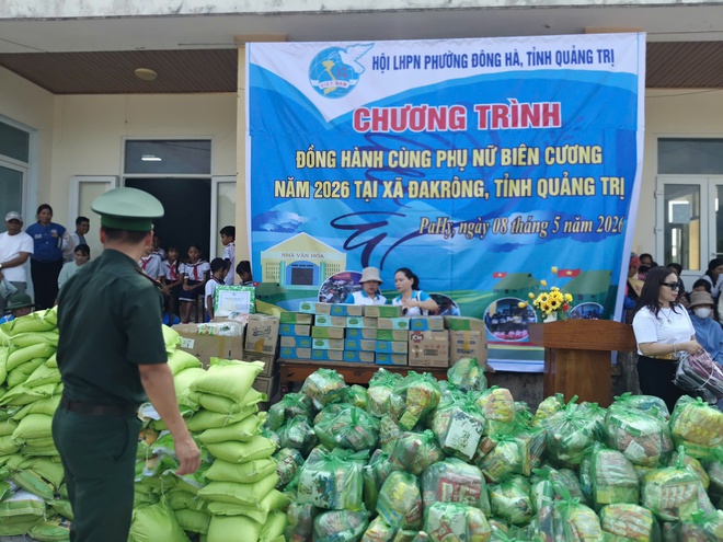 Trao sinh kế và yêu thương đến phụ nữ, trẻ em khó khăn vùng biên Đakrông- Ảnh 3.