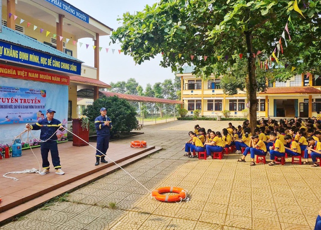 "Lá chắn" để trẻ an toàn trước hiểm họa đuối nước- Ảnh 3. "Lá chắn" để trẻ an toàn trước hiểm họa đuối nước- Ảnh 3.