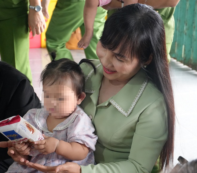 “Sống đẹp” - Chương trình ý nghĩa, thắp sáng niềm tin, khát vọng cho nữ phạm nhân- Ảnh 7. “Sống đẹp” - Chương trình ý nghĩa, thắp sáng niềm tin, khát vọng cho nữ phạm nhân- Ảnh 7.