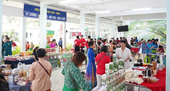 TPHCM: Phụ nữ phường Hòa Hưng hướng về Đại hội bằng nhiều hoạt động thiết thực- Ảnh 3. TPHCM: Phụ nữ phường Hòa Hưng hướng về Đại hội bằng nhiều hoạt động thiết thực- Ảnh 3.