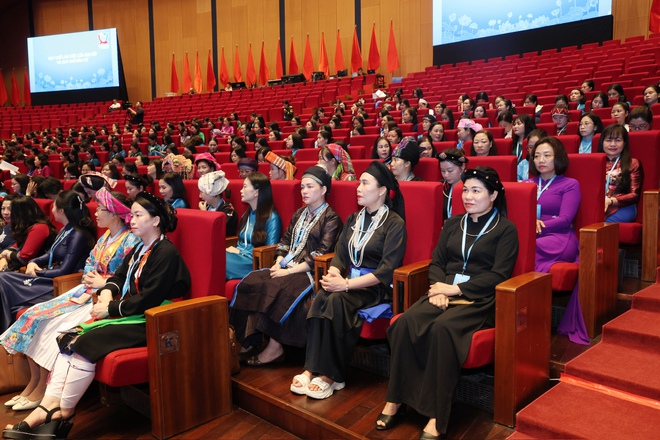 789 đại biểu bước vào Phiên làm việc thứ nhất Đại hội Phụ nữ toàn quốc lần thứ XIV - Ảnh 7.