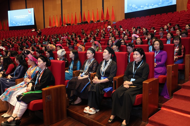 789 đại biểu bước vào Phiên làm việc thứ nhất Đại hội Phụ nữ toàn quốc lần thứ XIV - Ảnh 8.