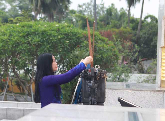 Đoàn Đại biểu dự Đại hội Phụ nữ toàn quốc lần thứ XIV vào Lăng viếng Chủ tịch Hồ Chí Minh- Ảnh 15. Đoàn Đại biểu dự Đại hội Phụ nữ toàn quốc lần thứ XIV vào Lăng viếng Chủ tịch Hồ Chí Minh - Ảnh 15.