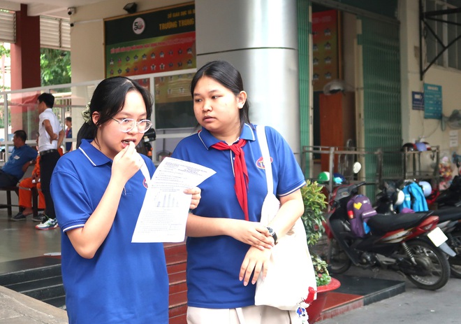 Thi vào lớp 10: Hai câu có khả năng “chặn điểm” thí sinh TPHCM trong đề thi toán là câu nào?- Ảnh 3.