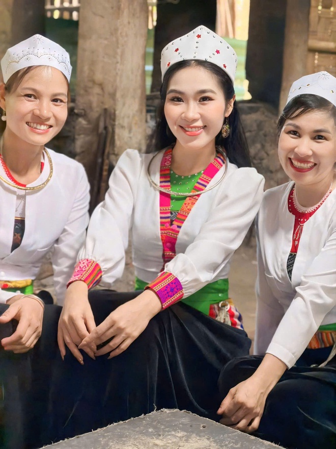 Ca sĩ Hà Myo: Gia đình nuôi dưỡng tình yêu văn hóa dân tộc trong tôi- Ảnh 3.