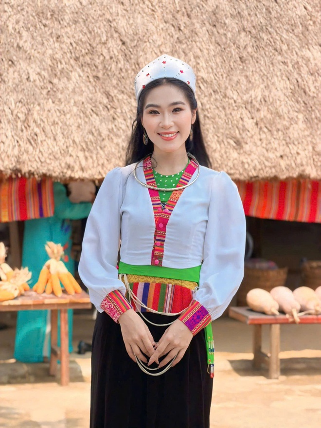 Ca sĩ Hà Myo: Gia đình nuôi dưỡng tình yêu văn hóa dân tộc trong tôi- Ảnh 2.