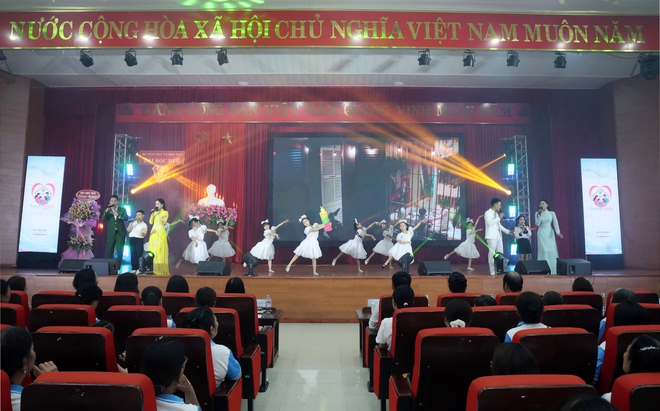 Lễ Mít tinh hưởng ứng Ngày Gia đình Việt Nam 28/6: "Chạm yêu thương - Xây hạnh phúc" - Ảnh 3.