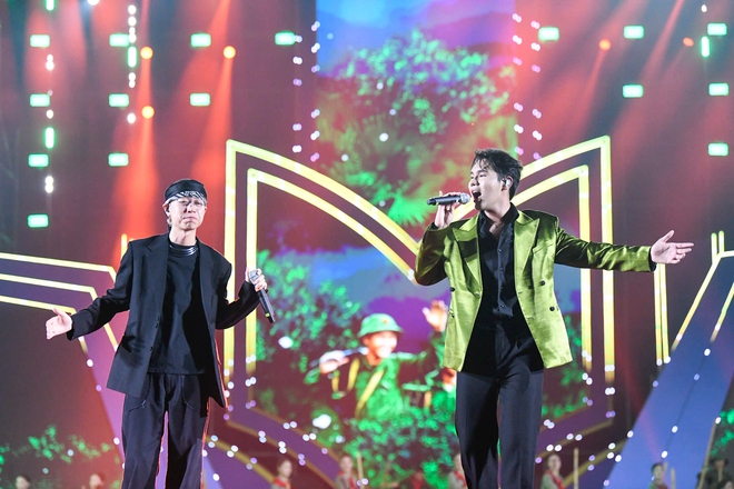 Hòa Minzy, Quang Hùng MasterD khuấy động concert “Thanh xuân”- Ảnh 4.