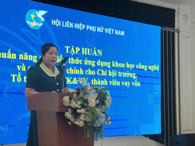 Tập huấn ứng dụng AI và nâng cao năng lực quản lý vốn vay cho cán bộ Hội, phụ nữ tỉnh An Giang- Ảnh 1.