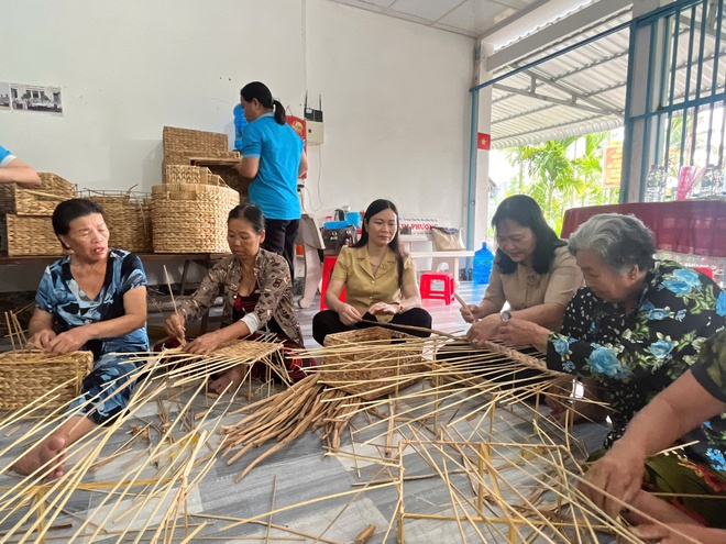 Tìm giải pháp nâng cao quyền năng kinh tế và xây dựng mạng lưới nữ lãnh đạo HTX tại An Giang- Ảnh 2.