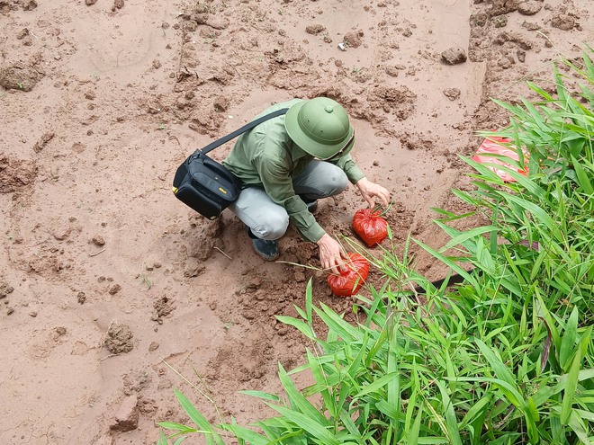 Hơn 1 tháng sau vụ ruộng bị đào bới, người dân vẫn phải chờ kết quả xác minh- Ảnh 3.
