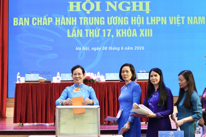 Những hình ảnh đẹp tại Hội nghị lần thứ 17 Ban Chấp hành TƯ Hội LHPN Việt Nam khóa XIII- Ảnh 10. Những hình ảnh đẹp tại Hội nghị lần thứ 17 Ban Chấp hành TƯ Hội LHPN Việt Nam khóa XIII- Ảnh 10.