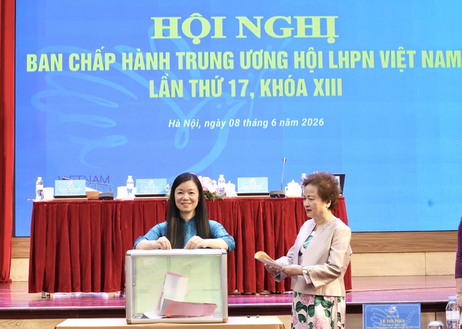 Những hình ảnh đẹp tại Hội nghị lần thứ 17 Ban Chấp hành TƯ Hội LHPN Việt Nam khóa XIII- Ảnh 11. Những hình ảnh đẹp tại Hội nghị lần thứ 17 Ban Chấp hành TƯ Hội LHPN Việt Nam khóa XIII- Ảnh 11.