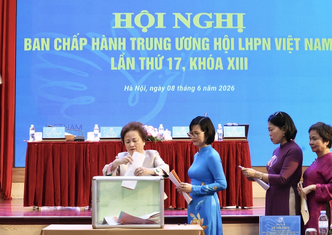 Những hình ảnh đẹp tại Hội nghị lần thứ 17 Ban Chấp hành TƯ Hội LHPN Việt Nam khóa XIII- Ảnh 14. Những hình ảnh đẹp tại Hội nghị lần thứ 17 Ban Chấp hành TƯ Hội LHPN Việt Nam khóa XIII- Ảnh 14.