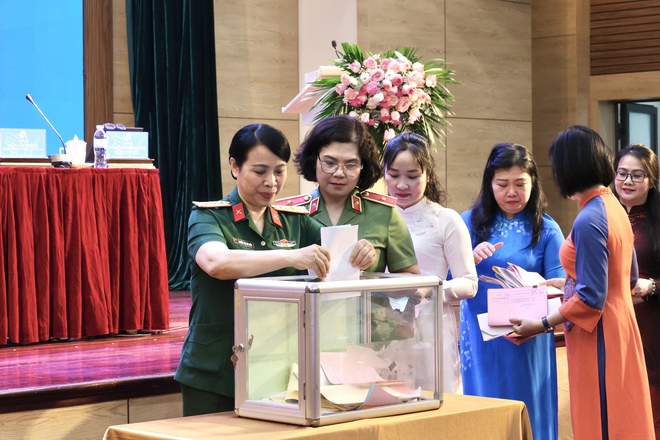 Những hình ảnh đẹp tại Hội nghị lần thứ 17 Ban Chấp hành TƯ Hội LHPN Việt Nam khóa XIII- Ảnh 13. Những hình ảnh đẹp tại Hội nghị lần thứ 17 Ban Chấp hành TƯ Hội LHPN Việt Nam khóa XIII- Ảnh 13.