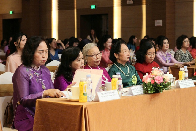 4 nữ Anh hùng Lao động được vinh danh Nữ trí thức Việt Nam tiêu biểu- Ảnh 2. 4 nữ Anh hùng Lao động được vinh danh Nữ trí thức Việt Nam tiêu biểu- Ảnh 2.