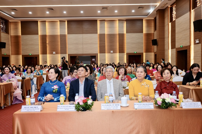 Tôn vinh đóng góp và khát vọng cống hiến của những nữ trí thức Việt Nam tiêu biểu- Ảnh 5. Tôn vinh đóng góp và khát vọng cống hiến của những nữ trí thức Việt Nam tiêu biểu- Ảnh 5.