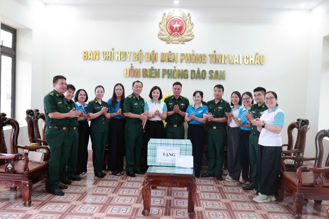 Hội LHPN tỉnh Ninh Bình đồng hành cùng phụ nữ biên cương bằng những công trình thiết thực- Ảnh 5.