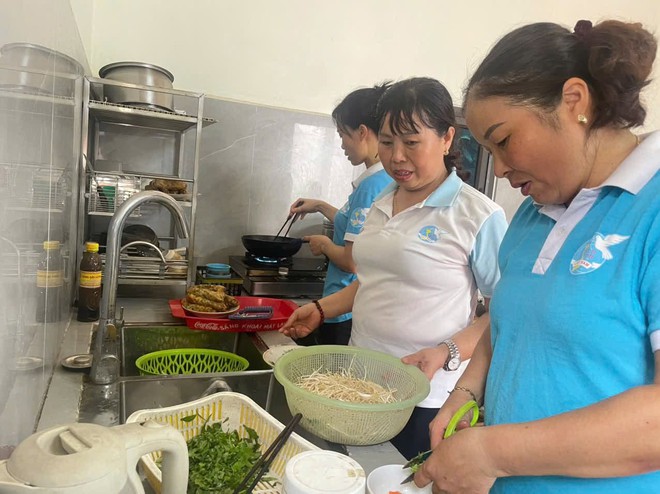 Nối dài ngọn lửa yêu thương từ những mâm cơm tri ân dịp 27/7 - Ảnh 3.