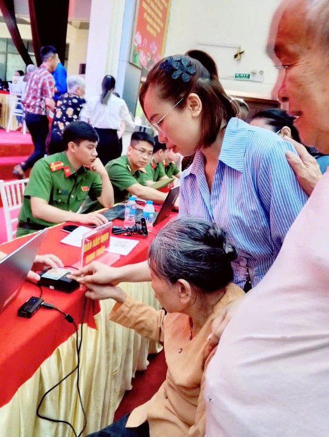 Hội viên, phụ nữ đất Tổ góp sức trong hành trình tìm lại tên cho các anh hùng liệt sĩ - Ảnh 3.